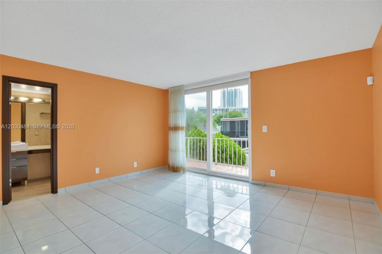 812 NE 26th Ave , Hallandale Beach, FL 33009 Photo