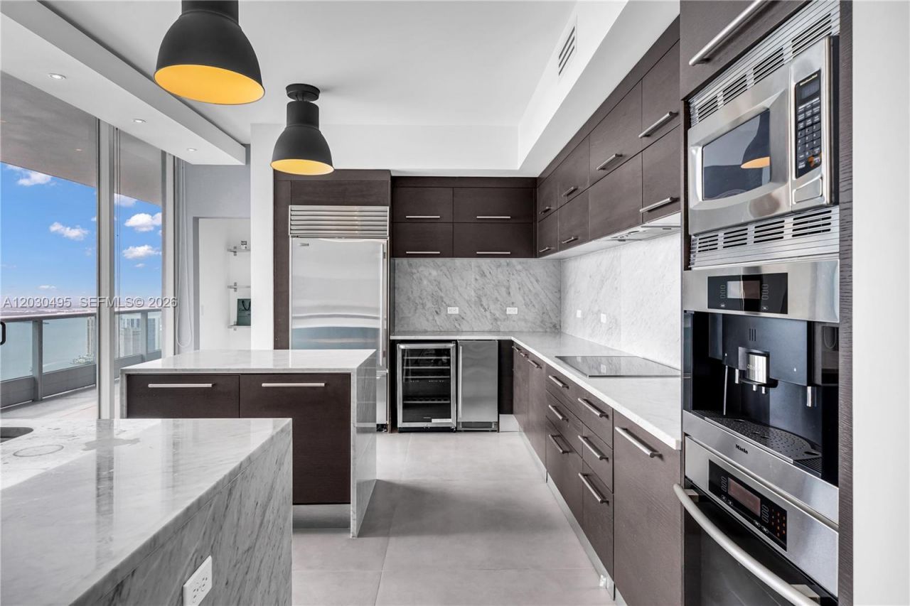 900 Biscayne Blvd , Unit PH6205, Miami, FL 33132 Photo