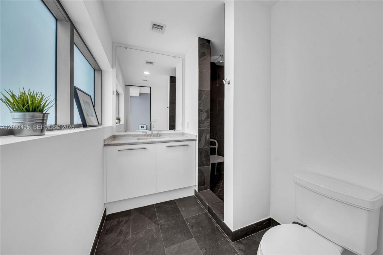 900 Biscayne Blvd , Unit PH6205, Miami, FL 33132 Photo