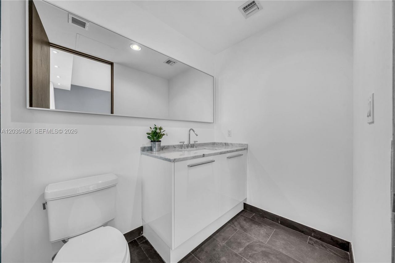 900 Biscayne Blvd , Unit PH6205, Miami, FL 33132 Photo