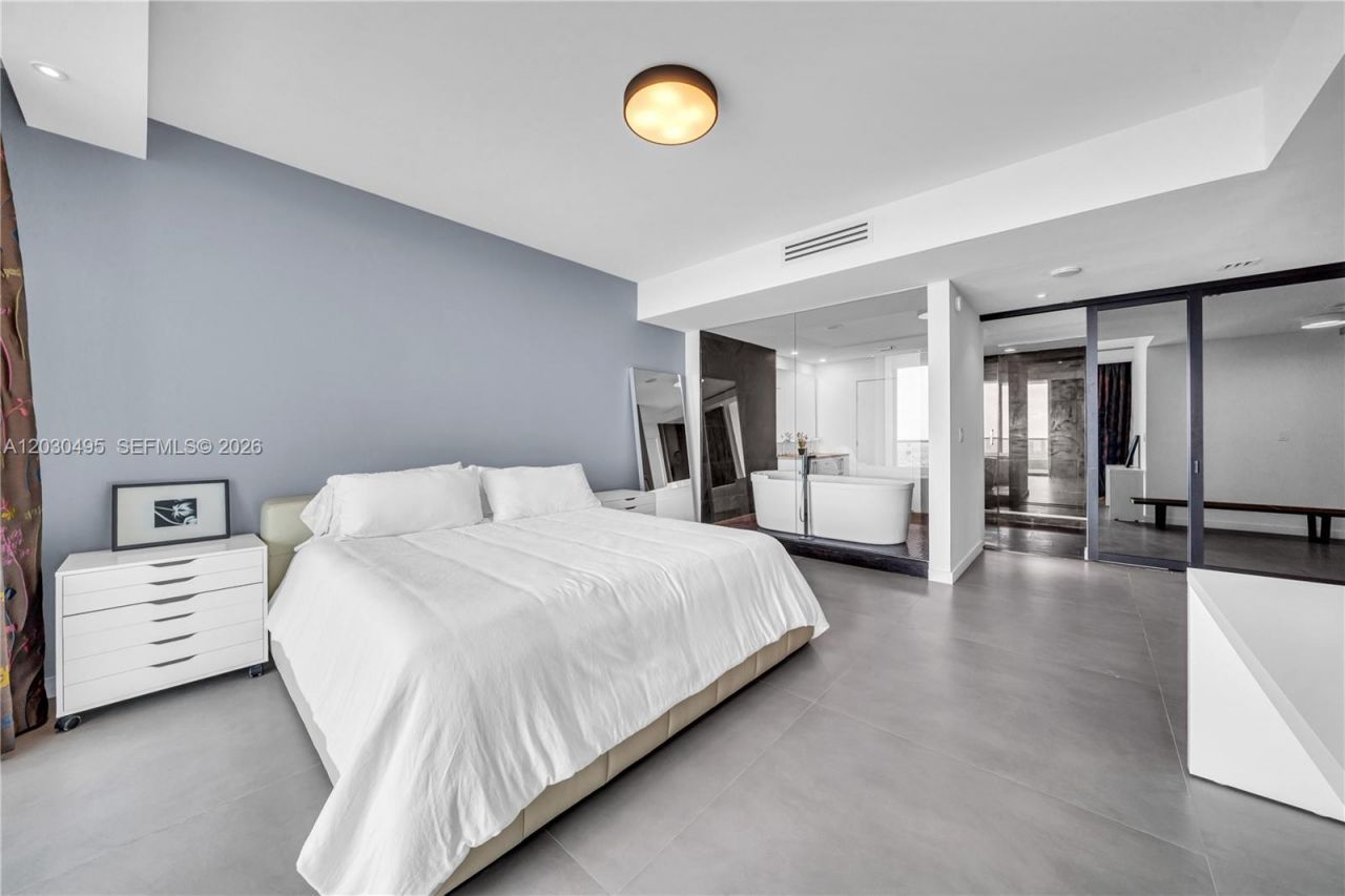 900 Biscayne Blvd , Unit PH6205, Miami, FL 33132 Photo