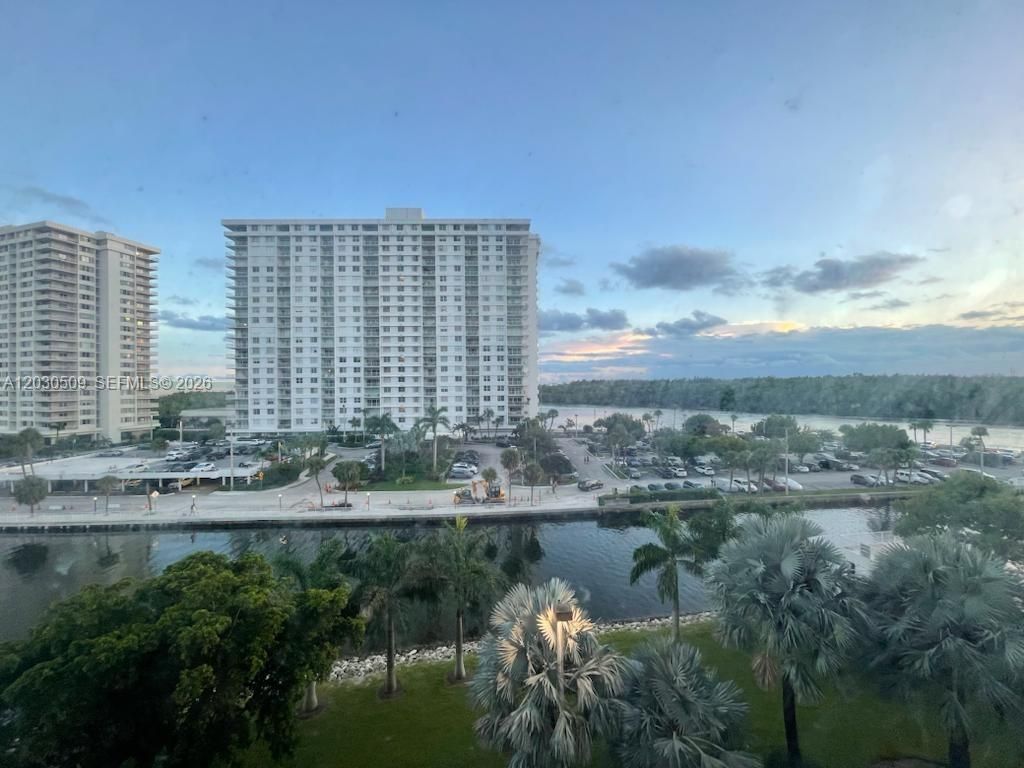 400 Kings Point Dr , Unit 622, Sunny Isles Beach, FL 33160 Photo