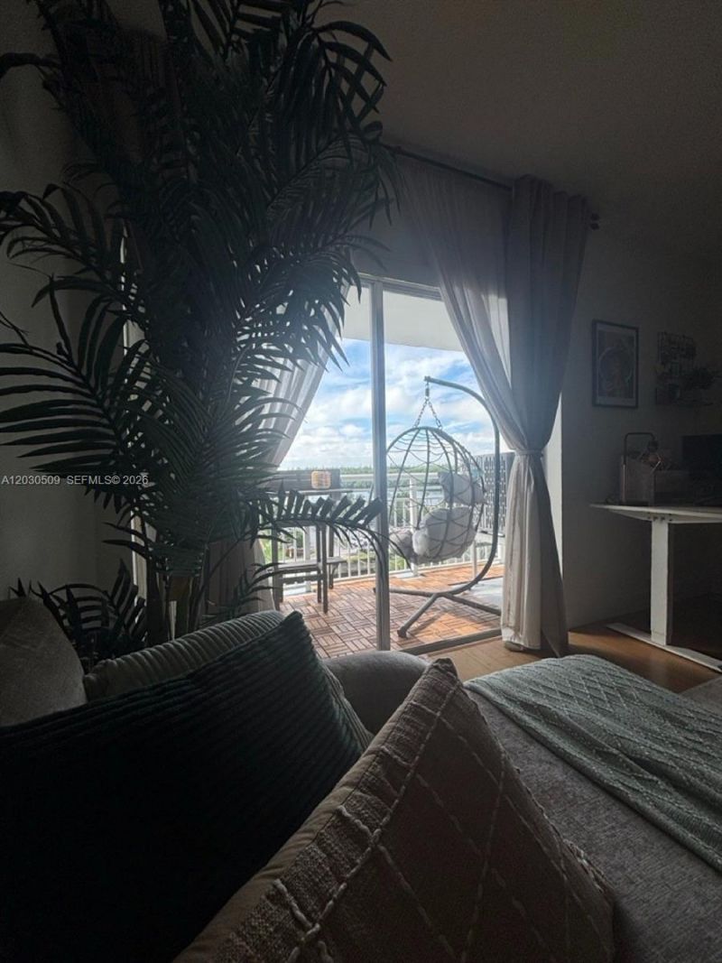 400 Kings Point Dr , Unit 622, Sunny Isles Beach, FL 33160 Photo