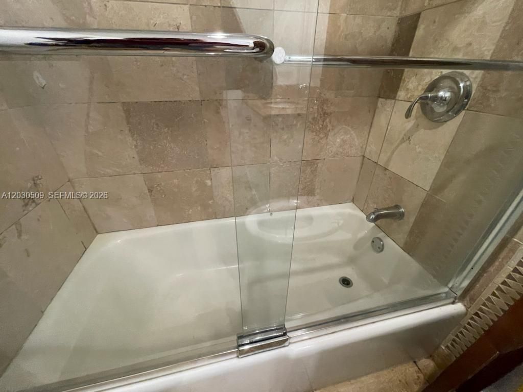400 Kings Point Dr , Unit 622, Sunny Isles Beach, FL 33160 Photo
