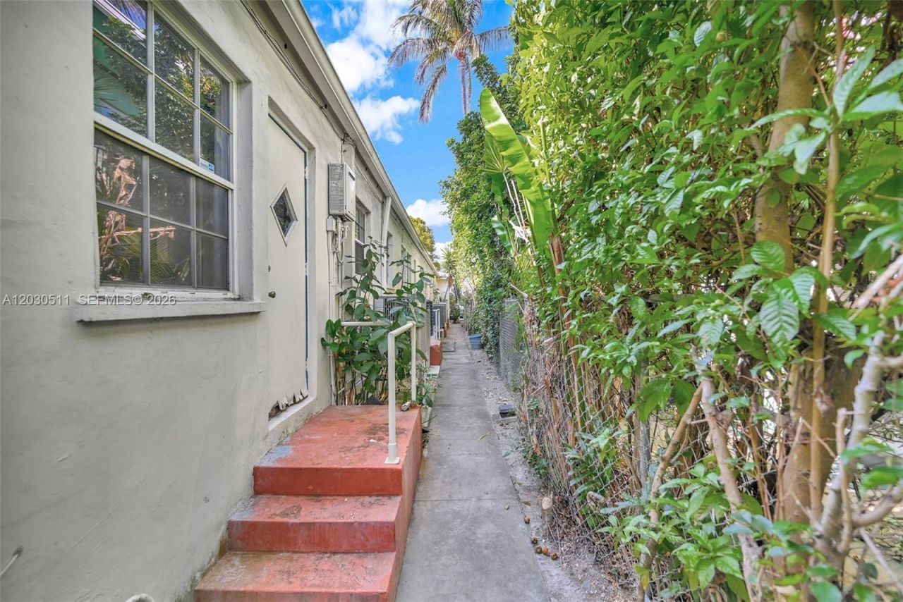 1605 Michigan Ave , Unit 929, Miami Beach, FL 33139 Photo