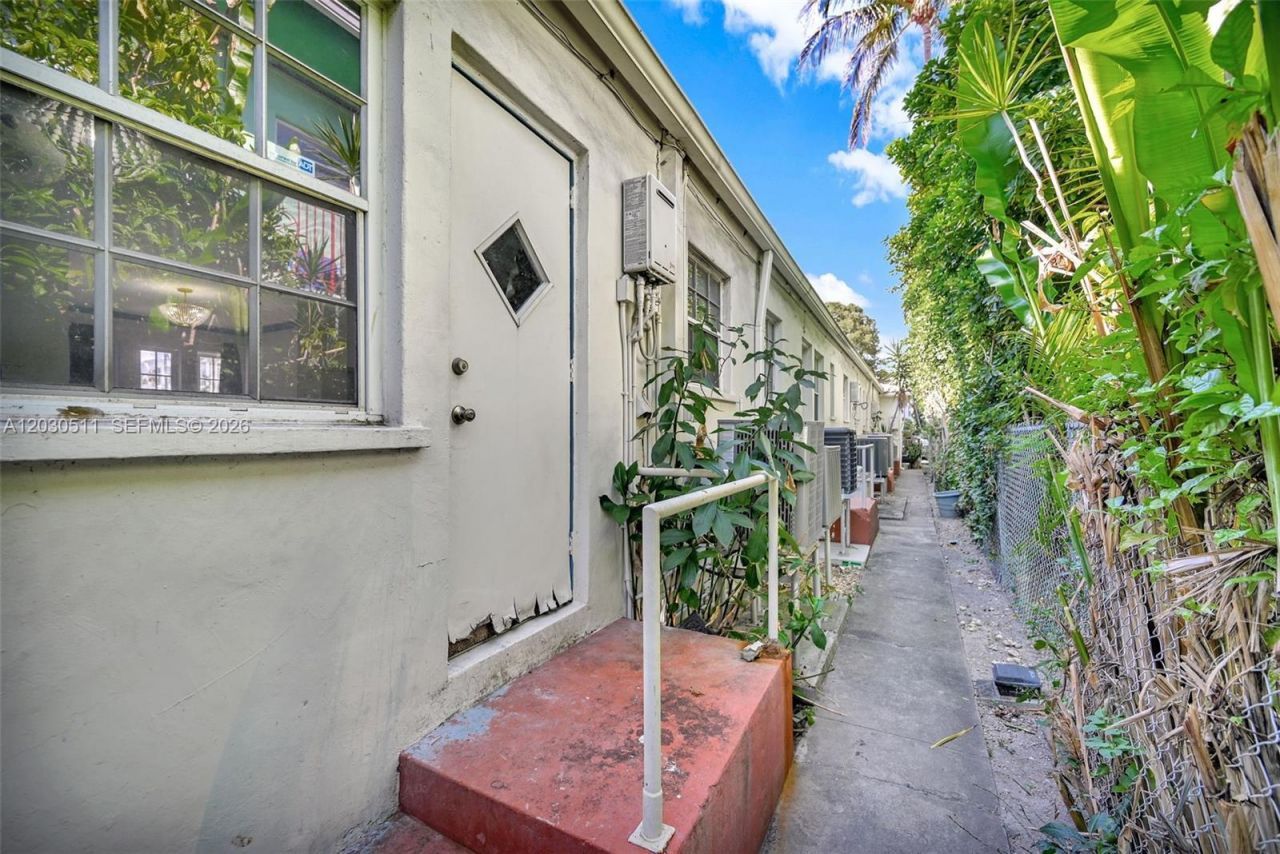 1605 Michigan Ave , Unit 929, Miami Beach, FL 33139 Photo