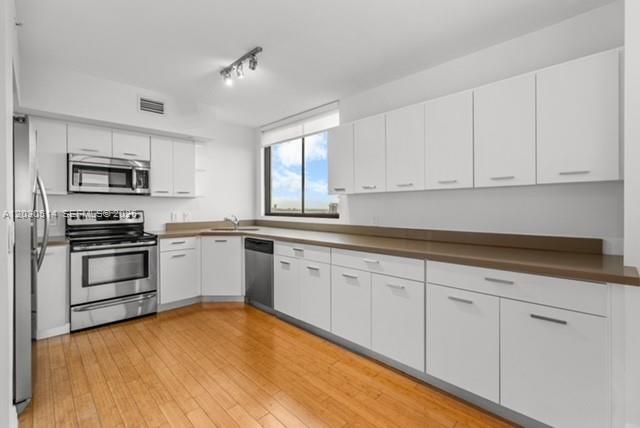 1330 West Ave , Unit 2207, Miami Beach, FL 33139 Photo
