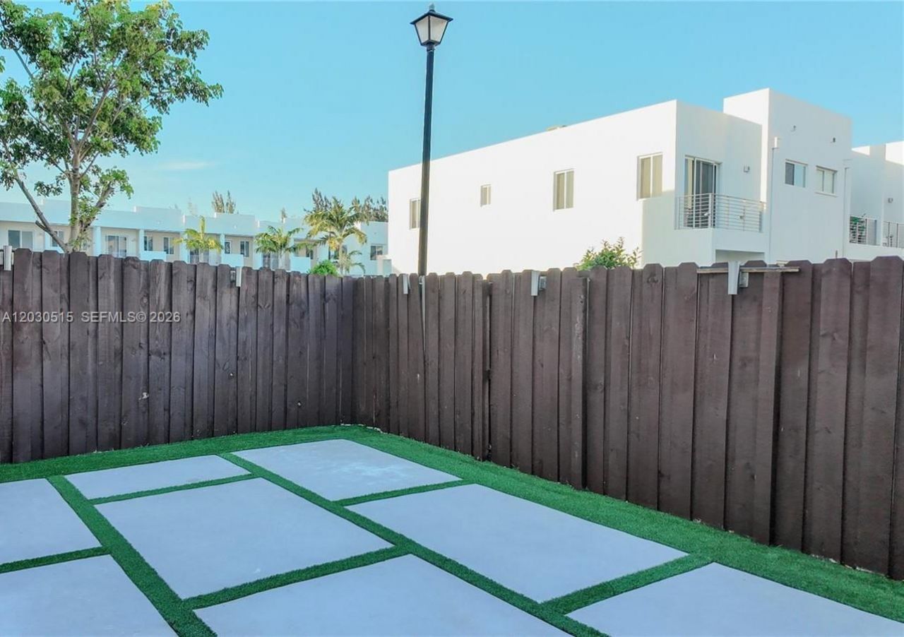 7221 NW 103rd Path , Doral, FL 33178 Photo