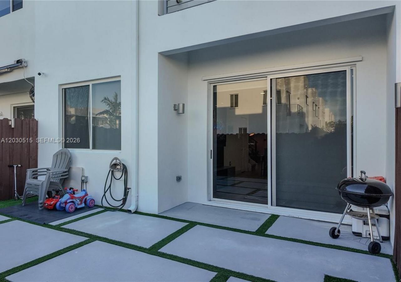 7221 NW 103rd Path , Doral, FL 33178 Photo