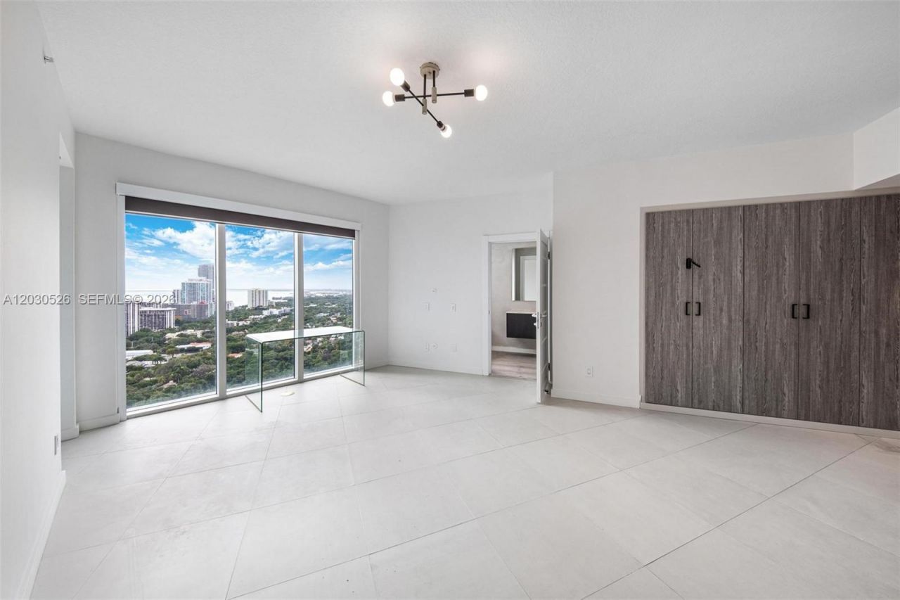 60 SW 13th St , Unit 2600, Miami, FL 33130 Photo