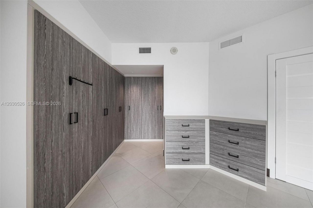 60 SW 13th St , Unit 2600, Miami, FL 33130 Photo