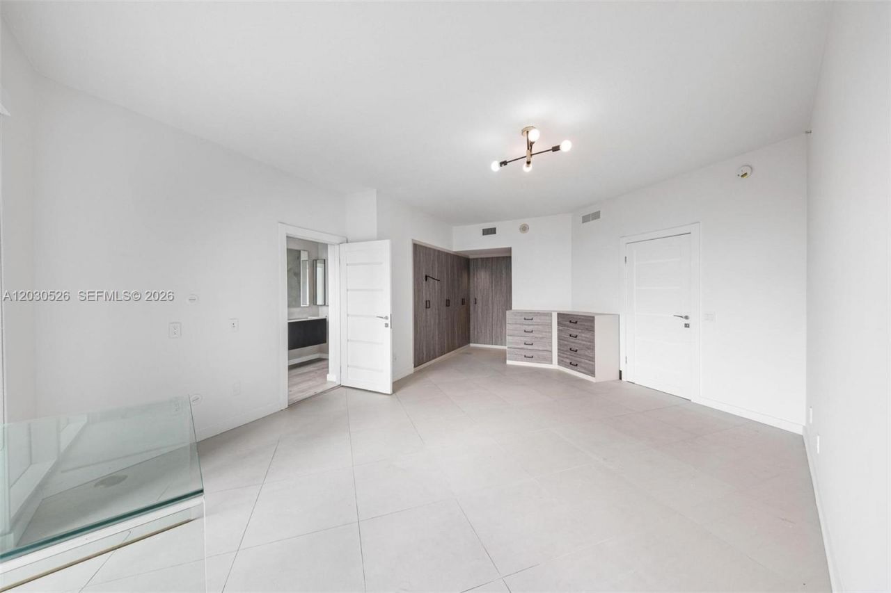 60 SW 13th St , Unit 2600, Miami, FL 33130 Photo