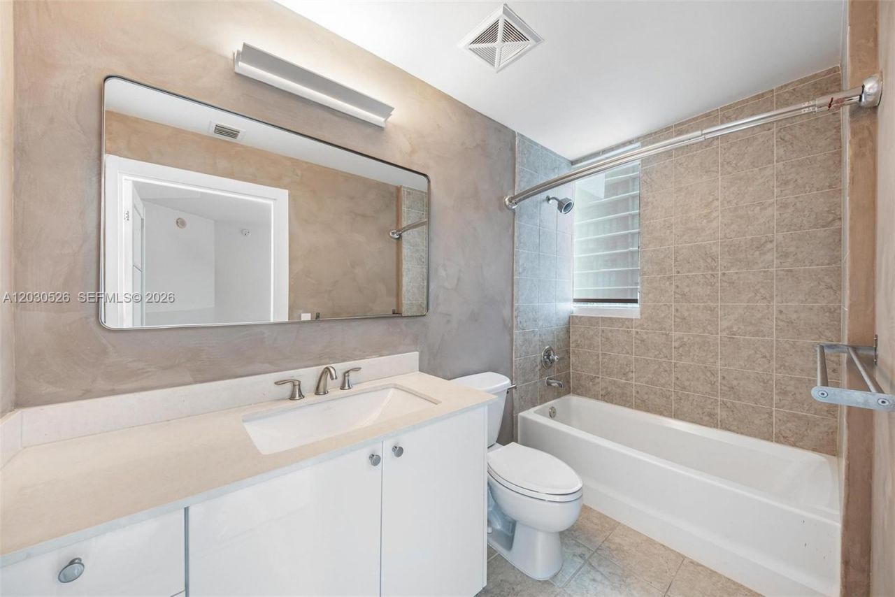 60 SW 13th St , Unit 2600, Miami, FL 33130 Photo