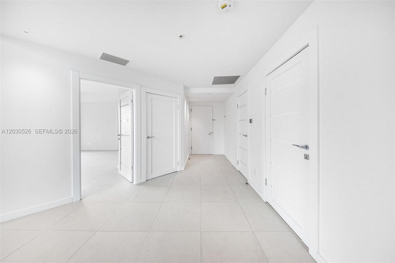 60 SW 13th St , Unit 2600, Miami, FL 33130 Photo