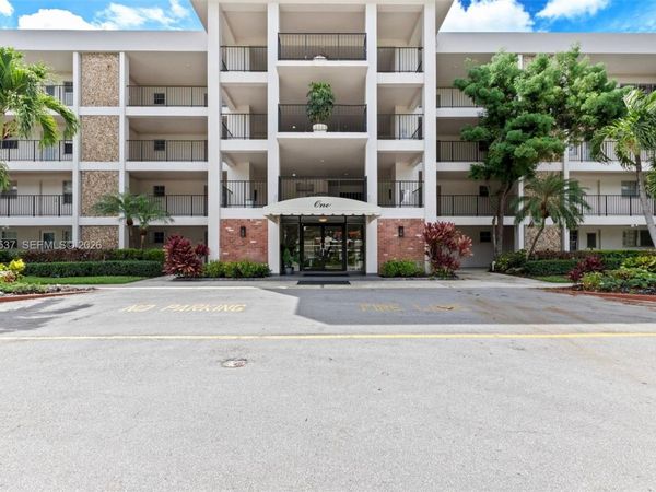 2800 N Palm Aire Dr , Unit 405, Pompano Beach, FL 33069