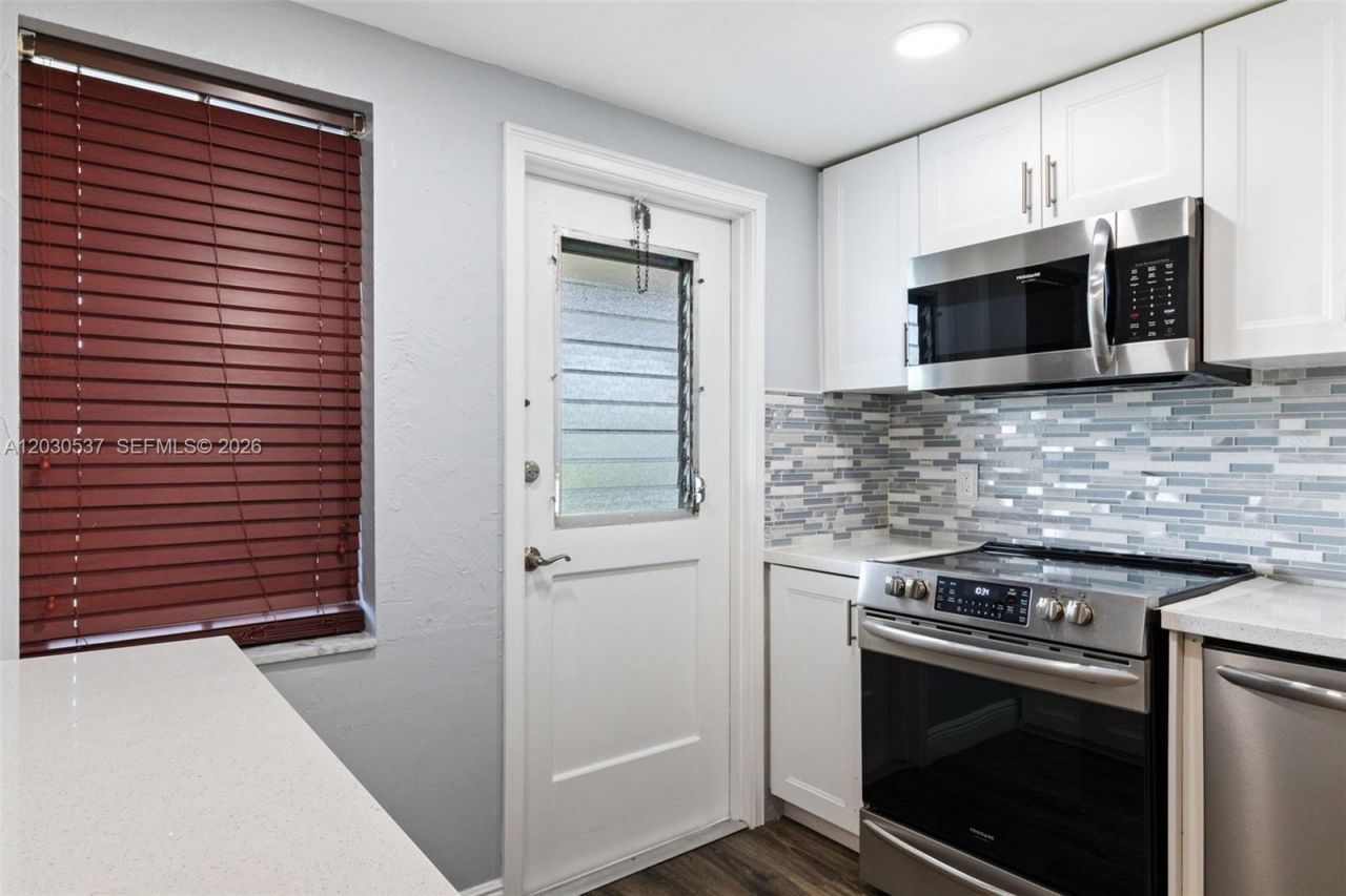 2800 N Palm Aire Dr , Unit 405, Pompano Beach, FL 33069 Photo