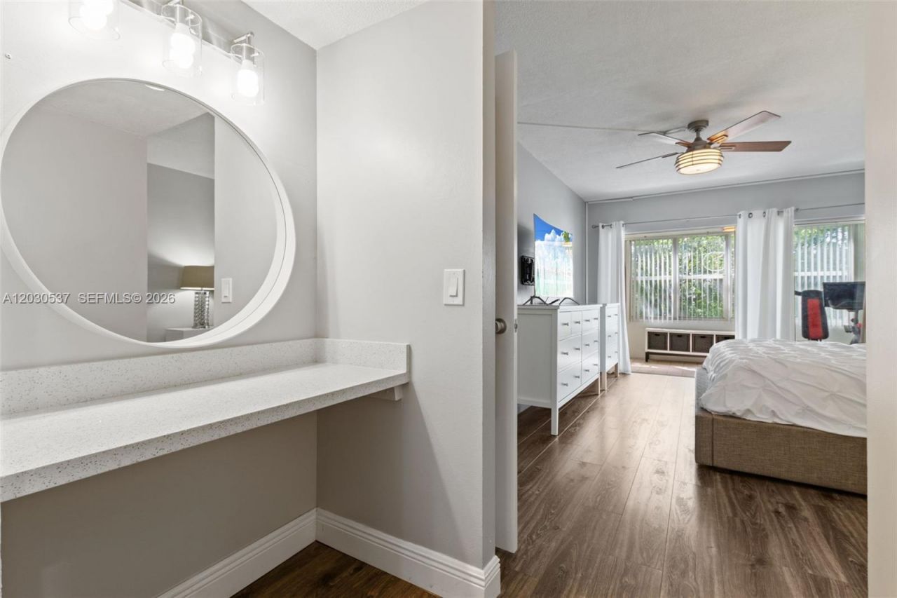 2800 N Palm Aire Dr , Unit 405, Pompano Beach, FL 33069 Photo