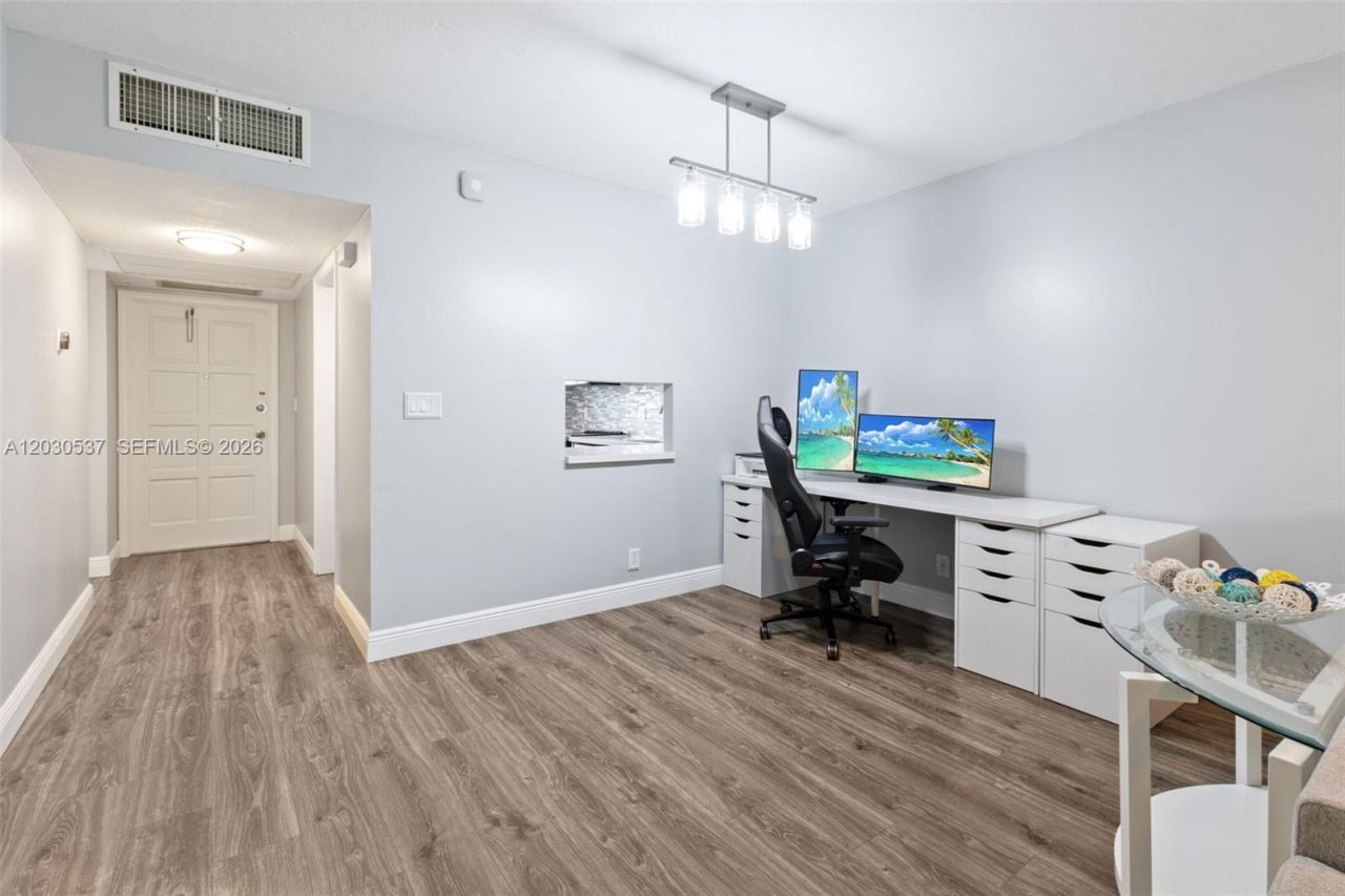 2800 N Palm Aire Dr , Unit 405, Pompano Beach, FL 33069 Photo