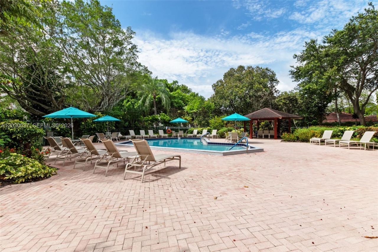 2800 N Palm Aire Dr , Unit 405, Pompano Beach, FL 33069 Photo