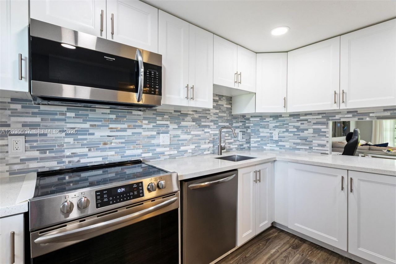 2800 N Palm Aire Dr , Unit 405, Pompano Beach, FL 33069 Photo