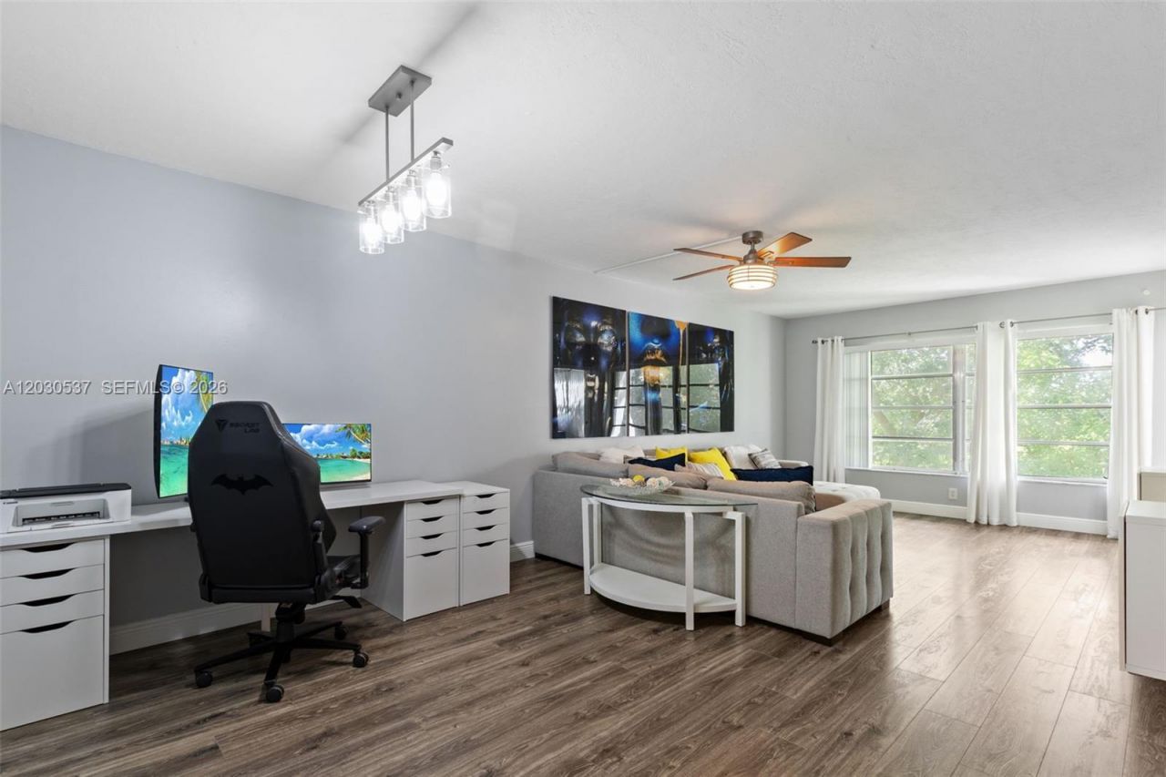 2800 N Palm Aire Dr , Unit 405, Pompano Beach, FL 33069 Photo