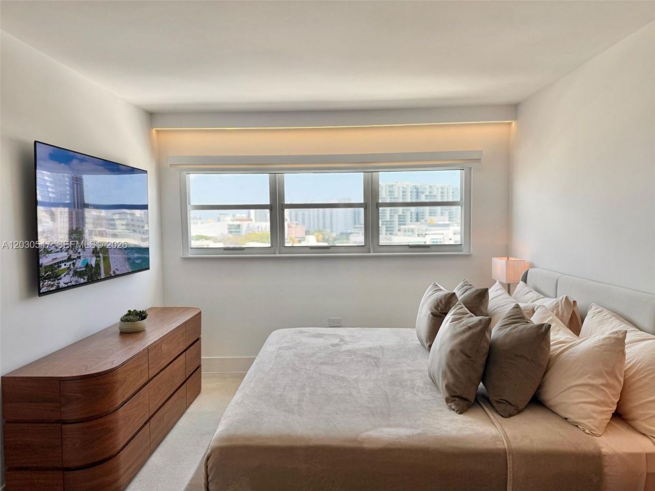 1881 Washington Ave , Unit 9C, Miami Beach, FL 33139 Photo