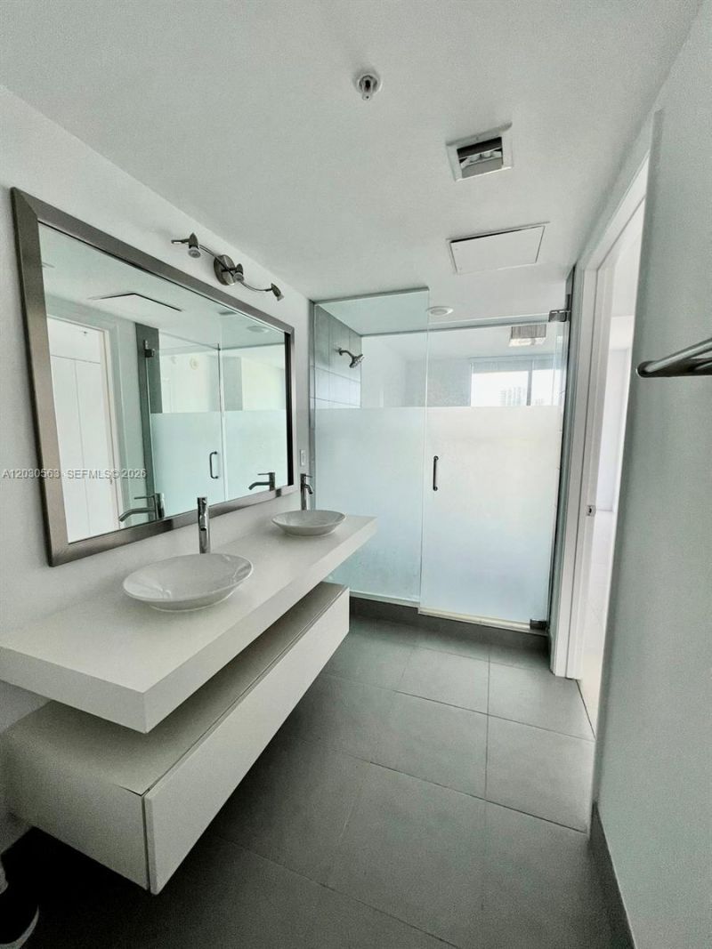 92 SW 3rd St , Unit 4111, Miami, FL 33130 Photo