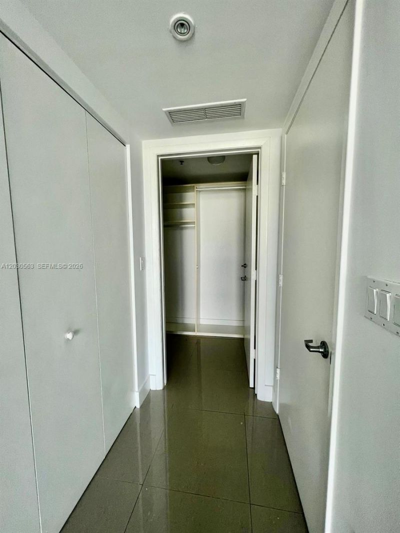 92 SW 3rd St , Unit 4111, Miami, FL 33130 Photo