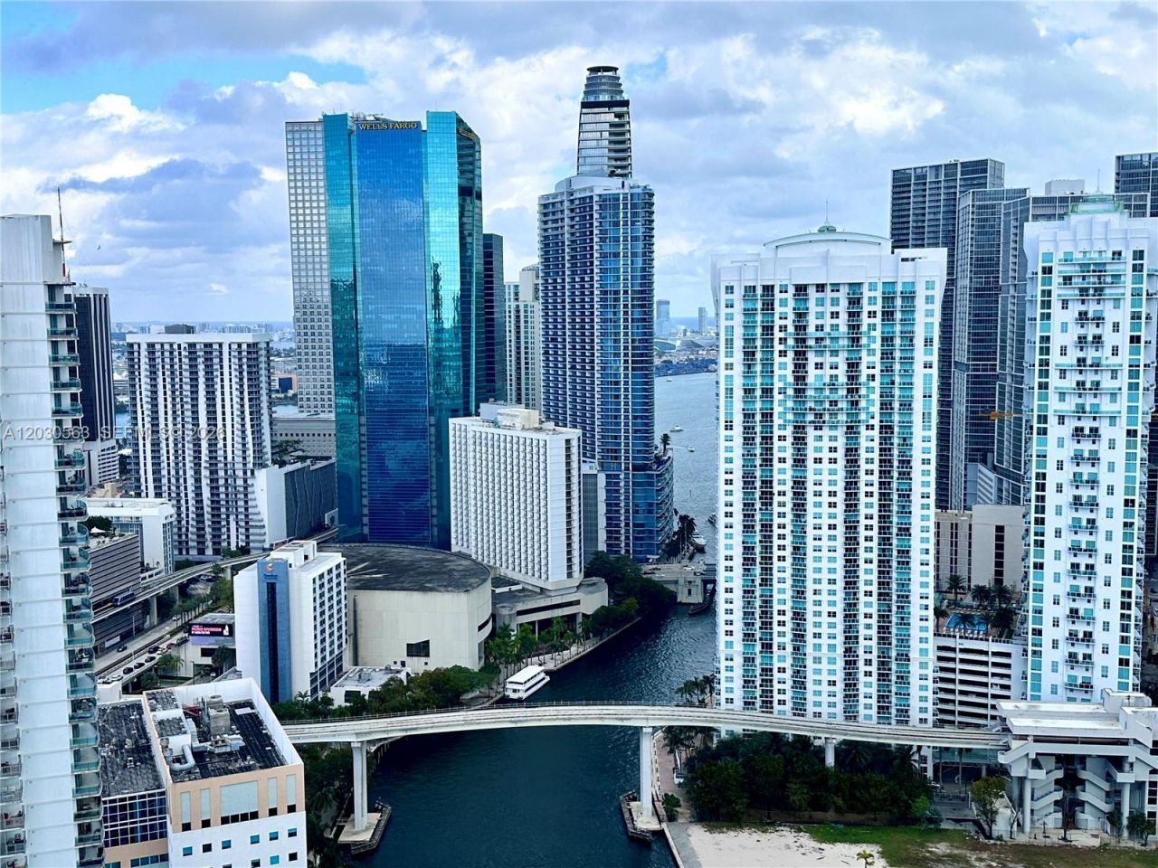 92 SW 3rd St , Unit 4111, Miami, FL 33130 Photo