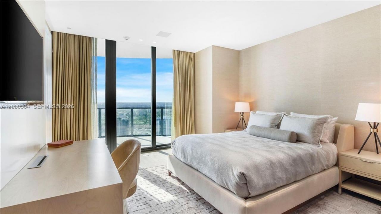 19575 Collins Ave, Unit PH-43, Sunny Isles Beach, FL 33160 Photo