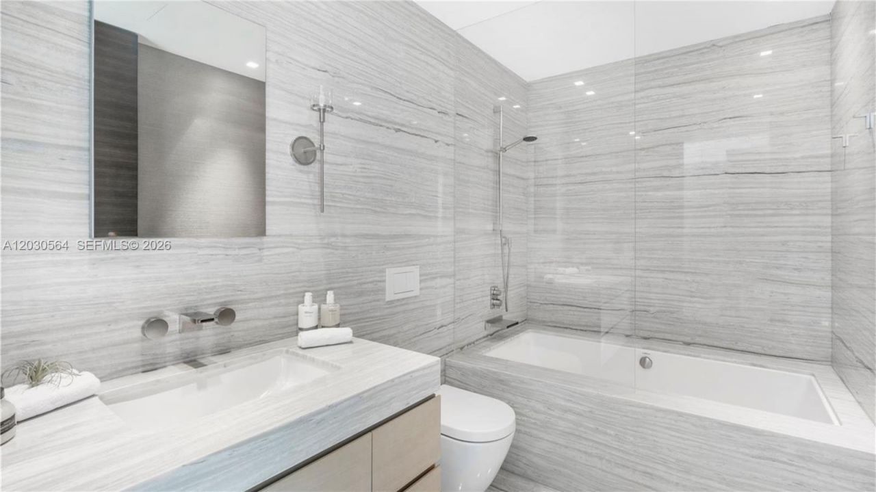 19575 Collins Ave, Unit PH-43, Sunny Isles Beach, FL 33160 Photo
