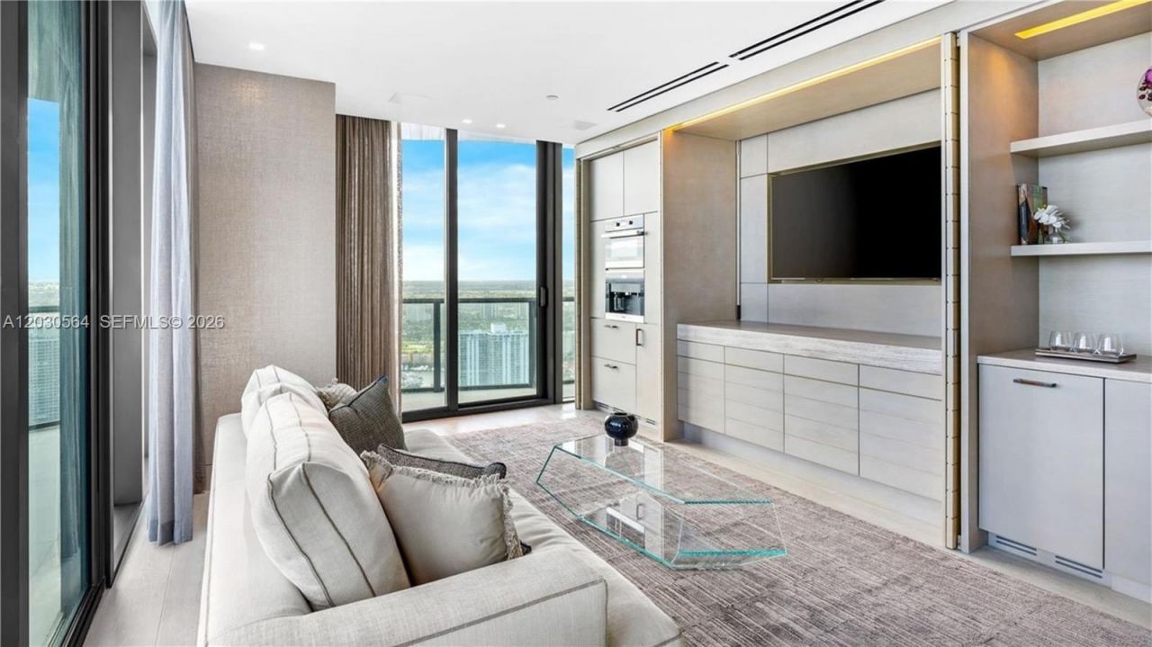 19575 Collins Ave, Unit PH-43, Sunny Isles Beach, FL 33160 Photo