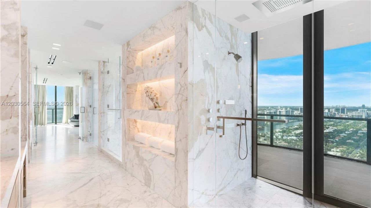 19575 Collins Ave, Unit PH-43, Sunny Isles Beach, FL 33160 Photo