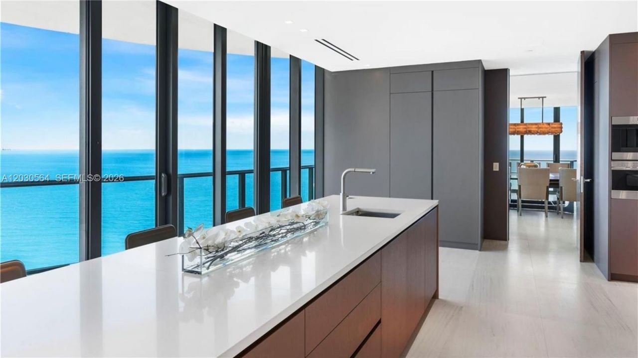 19575 Collins Ave, Unit PH-43, Sunny Isles Beach, FL 33160 Photo