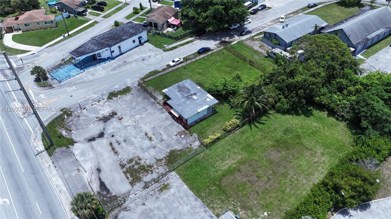 1550 NW 95th St , Miami, FL 33147 Photo