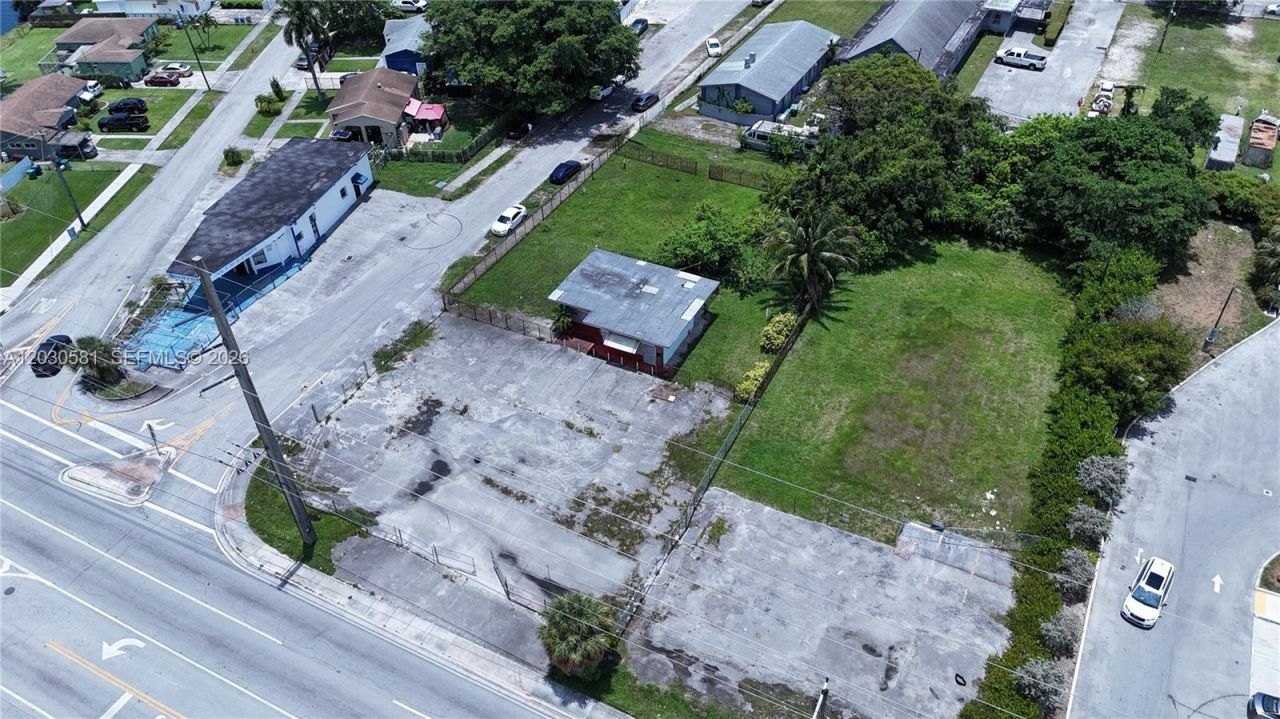 1550 NW 95th St , Miami, FL 33147 Photo