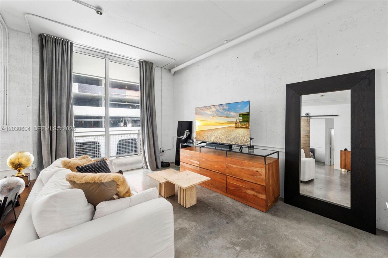 444 NE 30th St , Unit 402, Miami, FL 33137 Photo