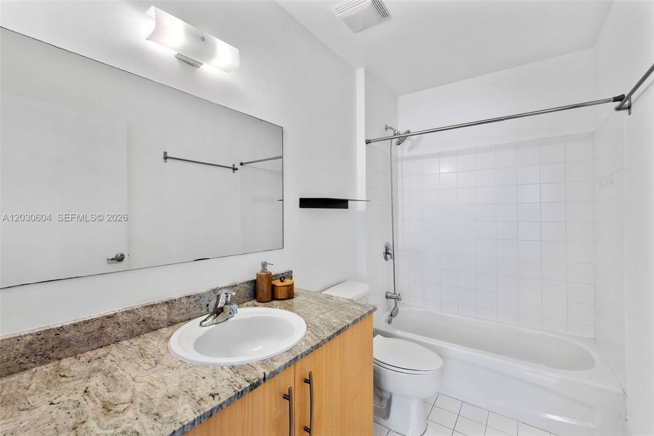 444 NE 30th St , Unit 402, Miami, FL 33137 Photo