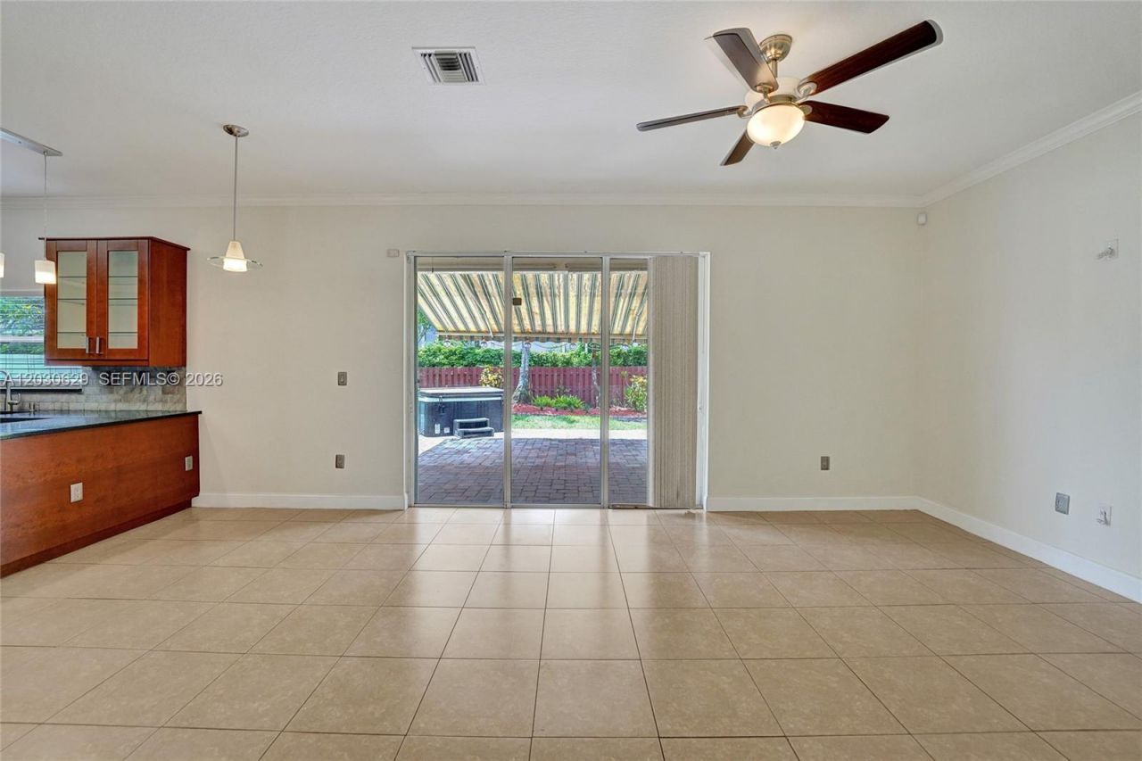 1958 NW 171st Ave , Pembroke Pines, FL 33028 Photo