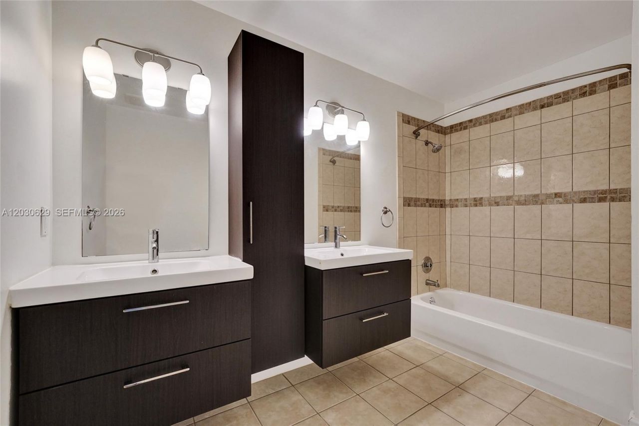 1958 NW 171st Ave , Pembroke Pines, FL 33028 Photo