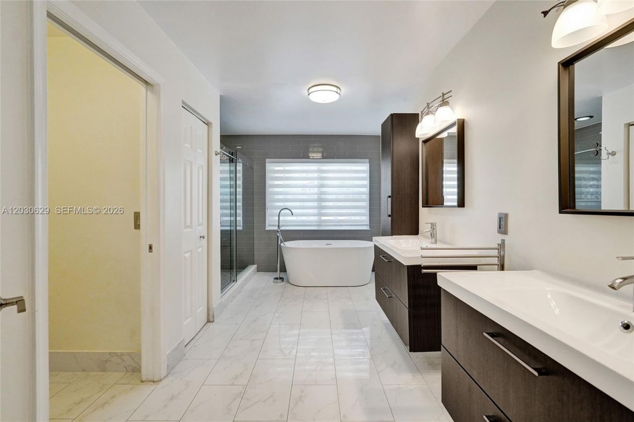 1958 NW 171st Ave , Pembroke Pines, FL 33028 Photo