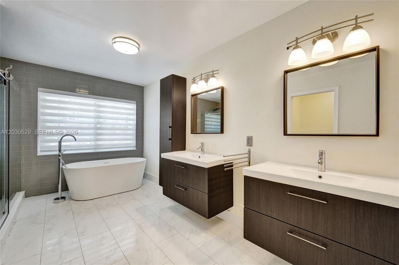 1958 NW 171st Ave , Pembroke Pines, FL 33028 Photo