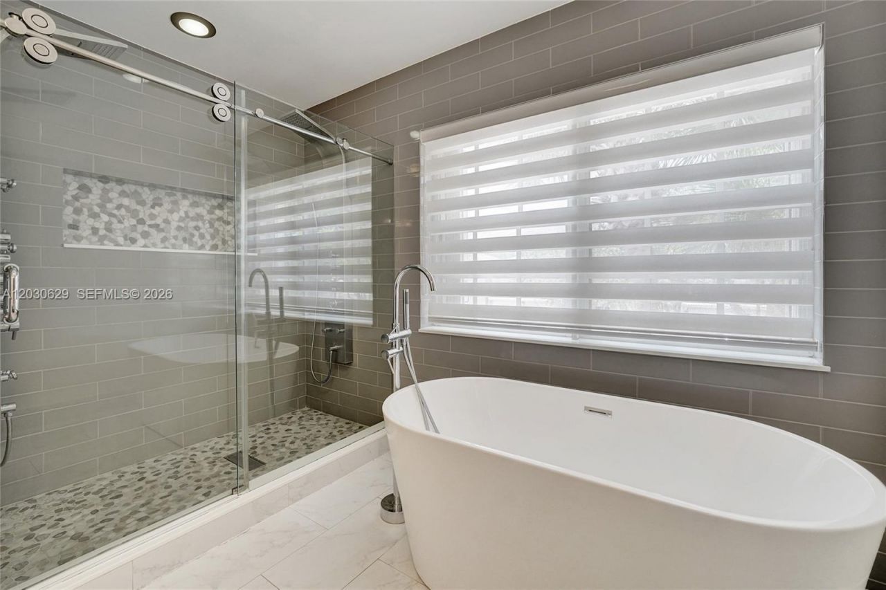 1958 NW 171st Ave , Pembroke Pines, FL 33028 Photo