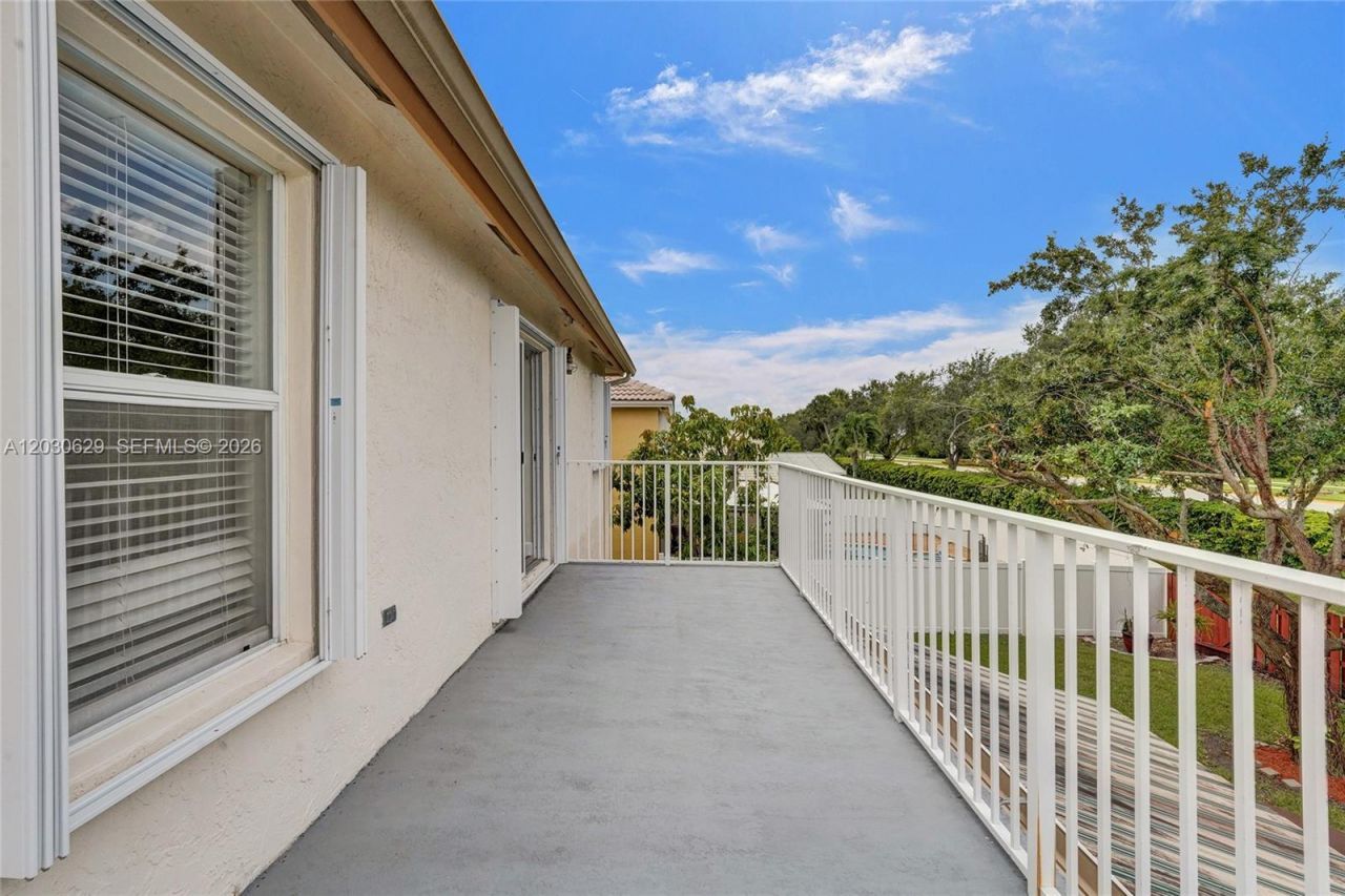 1958 NW 171st Ave , Pembroke Pines, FL 33028 Photo