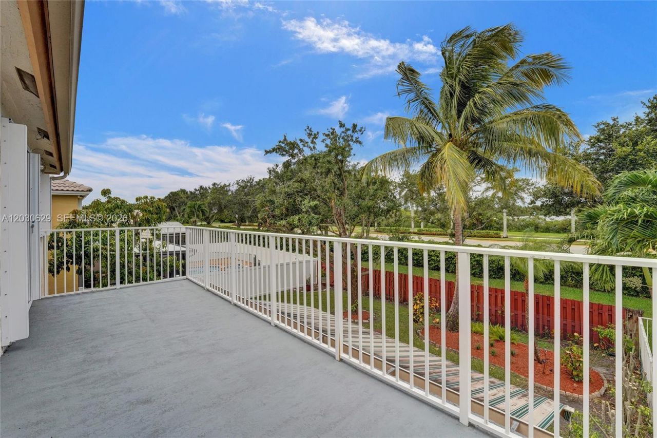 1958 NW 171st Ave , Pembroke Pines, FL 33028 Photo
