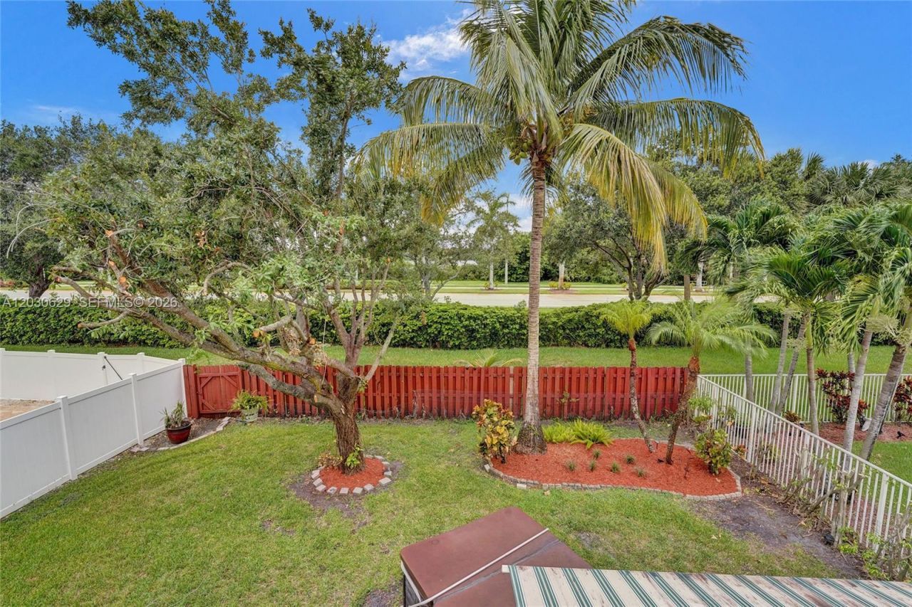 1958 NW 171st Ave , Pembroke Pines, FL 33028 Photo