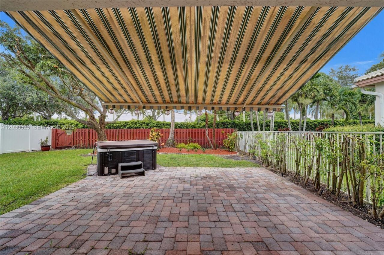1958 NW 171st Ave , Pembroke Pines, FL 33028 Photo