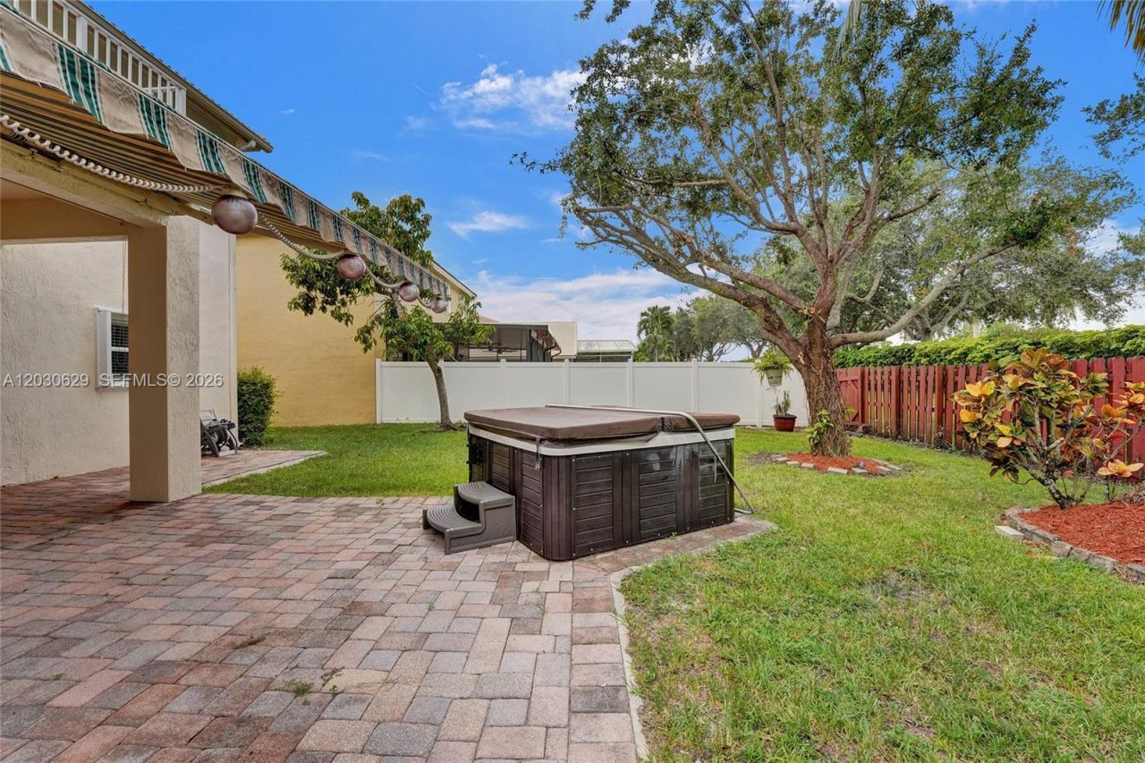 1958 NW 171st Ave , Pembroke Pines, FL 33028 Photo