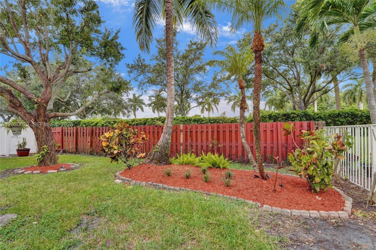 1958 NW 171st Ave , Pembroke Pines, FL 33028 Photo