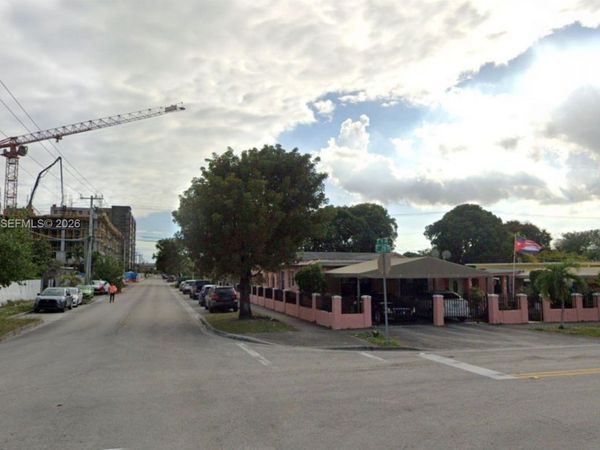 890 E 28th St , Hialeah, FL 33013